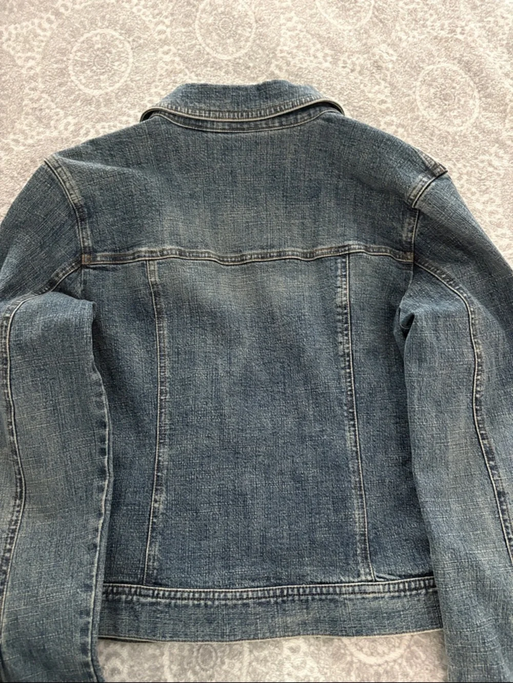 Classic Women’s Blue Denim Jacket - Picture 4 of 5